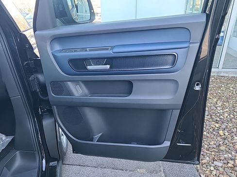 New 2025 Volkswagen ID. Buzz Pro S image 8