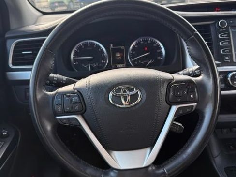 Certified 2018 Toyota Highlander Limited AWD/4WD image 16