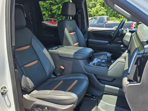 Used 2024 GMC Sierra 1500 AT4 w/ AT4 Preferred Package image 16