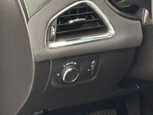 Used 2016 Chevrolet Cruze LT w/ Convenience Package image 12