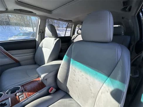 Used 2010 Toyota Highlander Limited image 16