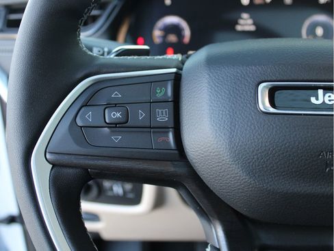 New 2026 Jeep Grand Cherokee Limited AWD/4WD image 15