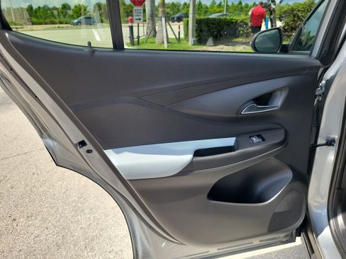 Used 2025 Buick Envista Preferred FWD image 24