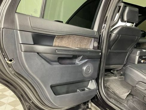 Used 2019 Ford Expedition Limited w/ Equipment Group 302A AWD/4WD image 16