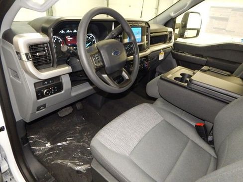 Used 2024 Ford F250 XLT w/ FX4 Off-Road Package AWD/4WD image 15
