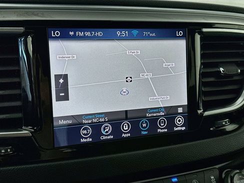 Used 2019 Chrysler Pacifica Touring Plus w/ Advanced Safetytec Group FWD image 19