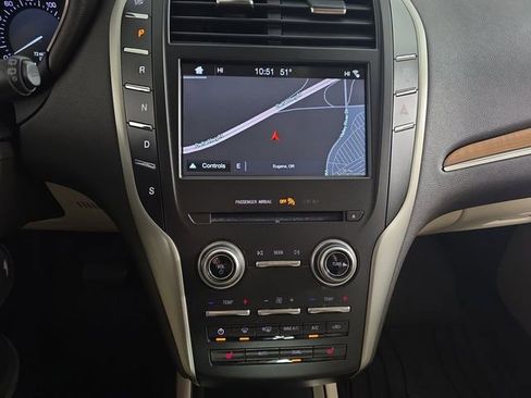 Used 2018 Lincoln MKC Select w/ Select Plus Package AWD/4WD image 13