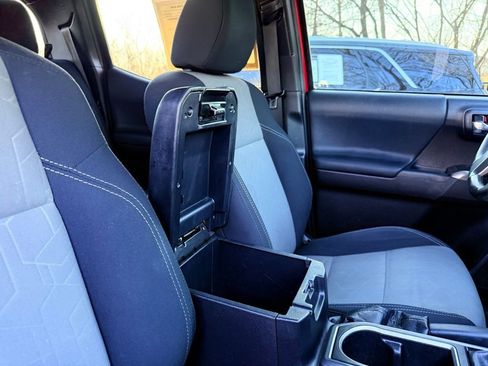 Used 2021 Toyota Tacoma TRD Off-Road image 39