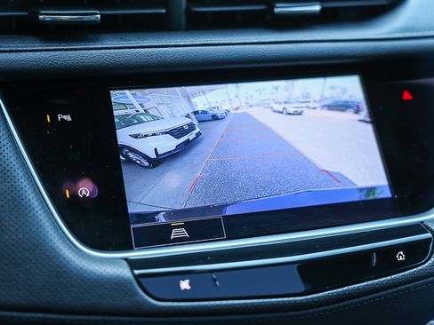Used 2023 Cadillac XT5 Premium Luxury FWD image 31