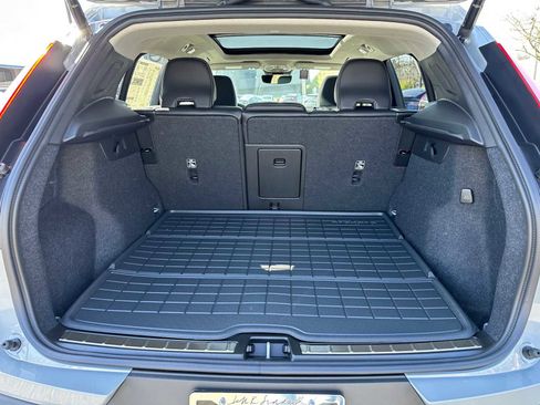 New 2025 Volvo XC40 B5 Ultra w/ Climate Package image 13