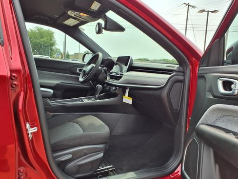 Used 2025 Jeep Compass Sport AWD/4WD image 21