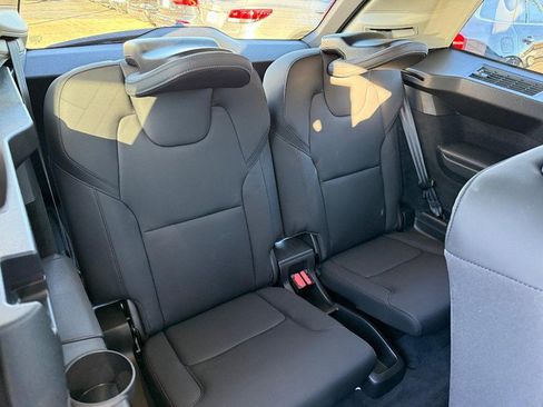 Certified 2025 Volvo XC90 B6 Plus image 11