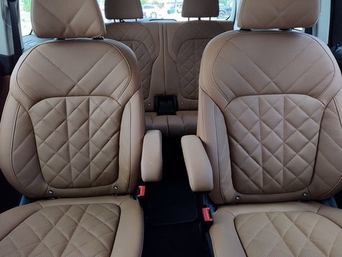 Used 2024 BMW X7 xDrive40i w/ Premium Package AWD/4WD image 40