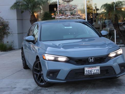 Used 2022 Honda Civic Sport Touring image 2