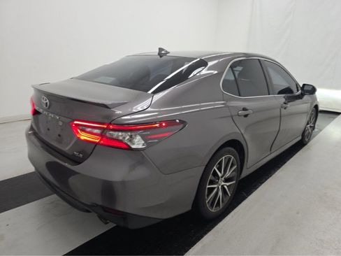 Used 2022 Toyota Camry XLE FWD image 8