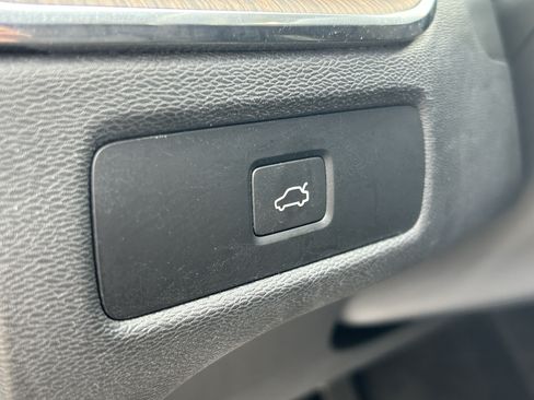 Used 2023 Volvo XC60 B5 Plus w/ Climate Package AWD/4WD image 15