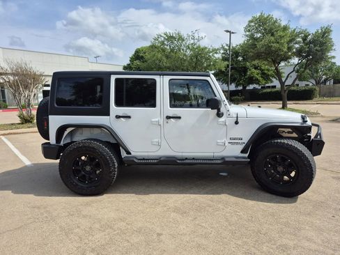 Used 2015 Jeep Wrangler Unlimited Sport w/ Quick Order Package 24S AWD/4WD image 6