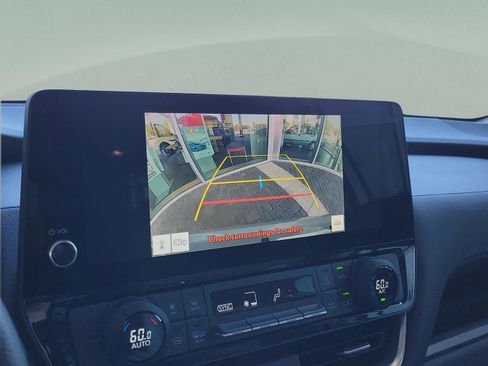 Certified 2025 Toyota Grand Highlander FWD image 17