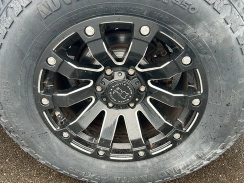 Used 2018 Toyota 4Runner SR5 Premium AWD/4WD image 12