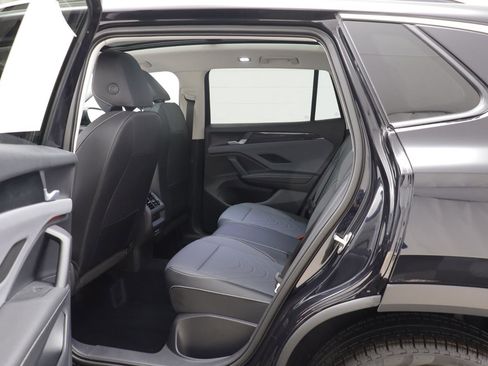 New 2026 Volkswagen Tiguan SE image 13