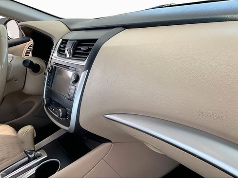 Used 2017 Nissan Altima 2.5 SV w/ Convenience Package FWD image 18