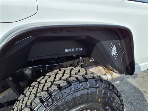 Used 2023 Jeep Gladiator Overland image 10