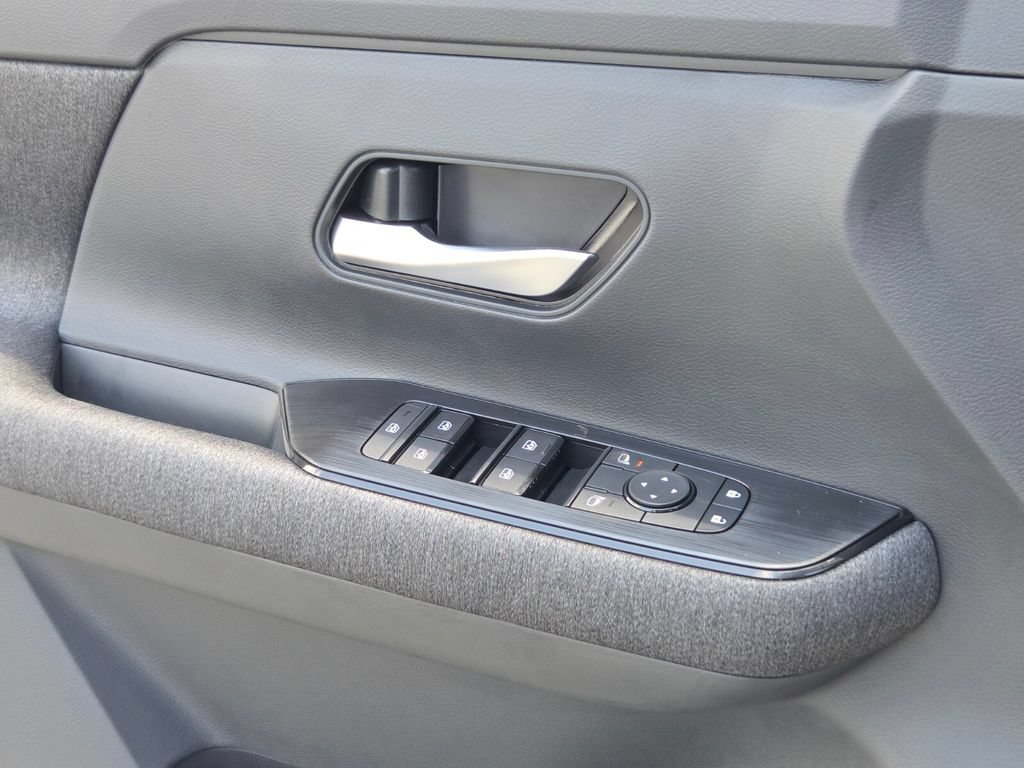 New 2026 Nissan Kicks SV w/ Cold Weather Package FWD image 28