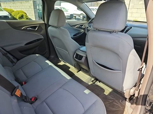 Used 2018 Chevrolet Malibu LT image 12
