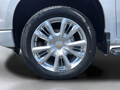 Used 2024 Chevrolet Silverado 1500 High Country w/ High Country Premium Package AWD/4WD image 25