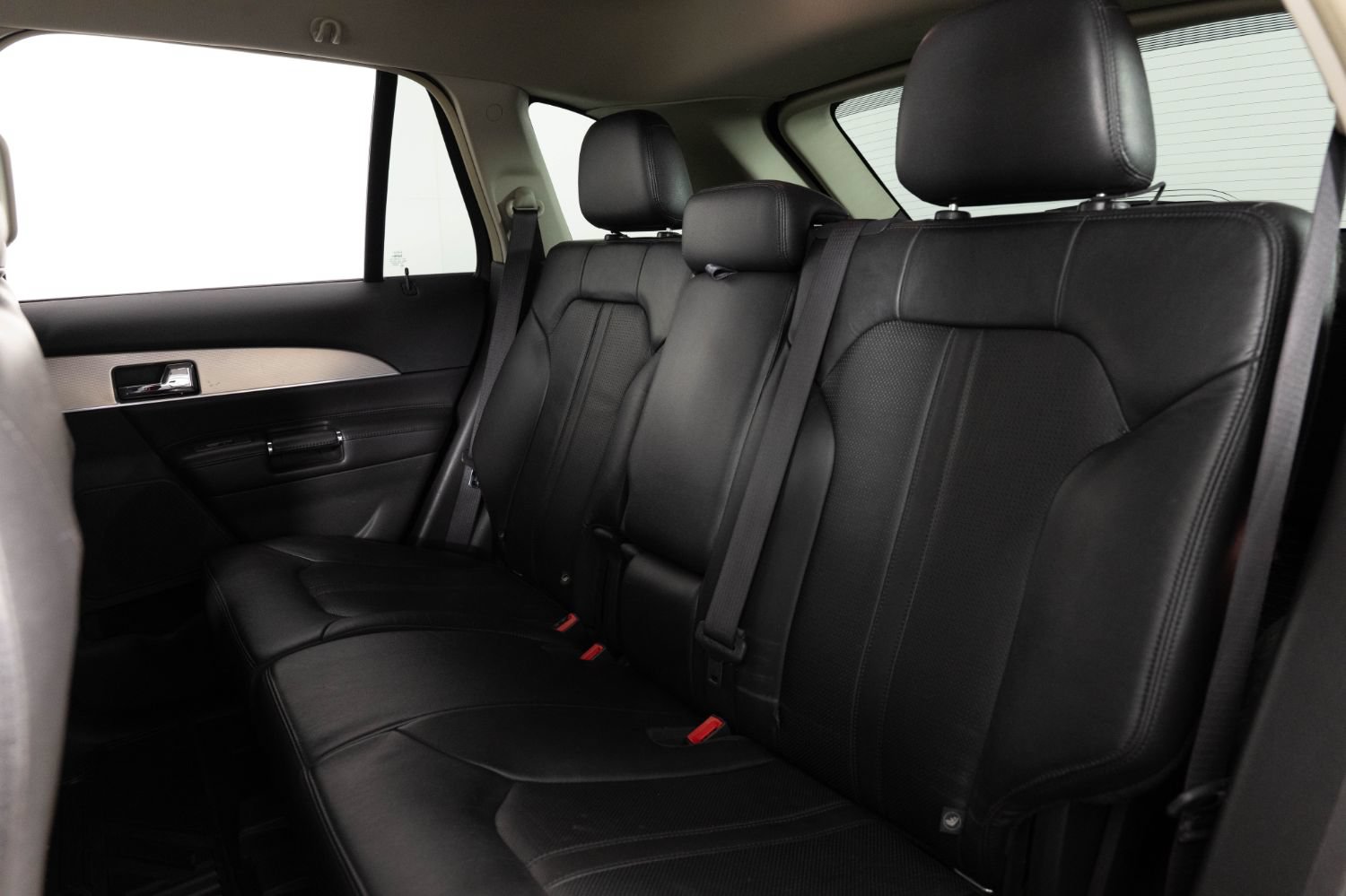 Used 2013 Lincoln MKX AWD image 16