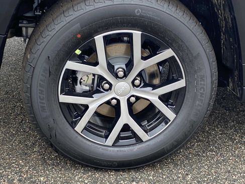 New 2025 Jeep Grand Cherokee Limited image 3