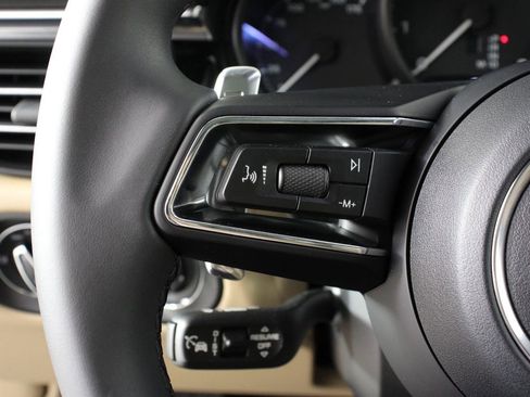 Certified 2026 Porsche Macan image 14