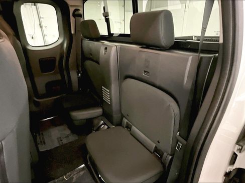 New 2025 Nissan Frontier SV w/ SV Convenience Package RWD image 11