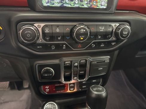 Used 2022 Jeep Wrangler Unlimited Rubicon w/ LED Lighting Group image 8