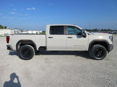 New 2026 GMC Sierra 2500 Pro AWD/4WD image 3