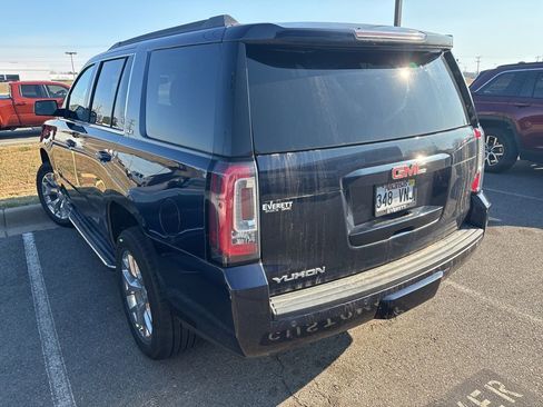 Used 2019 GMC Yukon SLE w/ SLE Value Package image 4