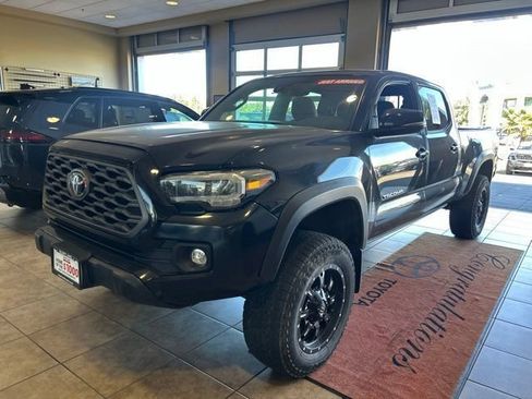 Used 2020 Toyota Tacoma TRD Off-Road w/ TRD Premium Off Road Package AWD/4WD image 1