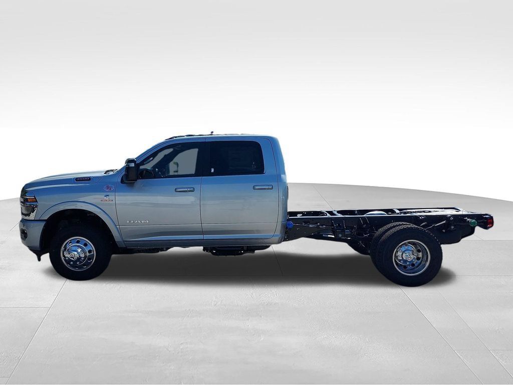 New 2027 RAM 3500 Big Horn w/ Laramie Trim Package AWD/4WD image 2
