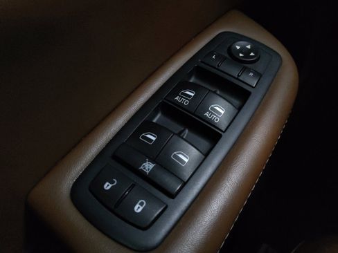 Used 2016 Chrysler 200 C w/ Premium Group AWD/4WD image 27