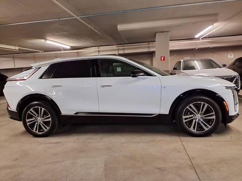 New 2026 Cadillac Lyriq Luxury image 4