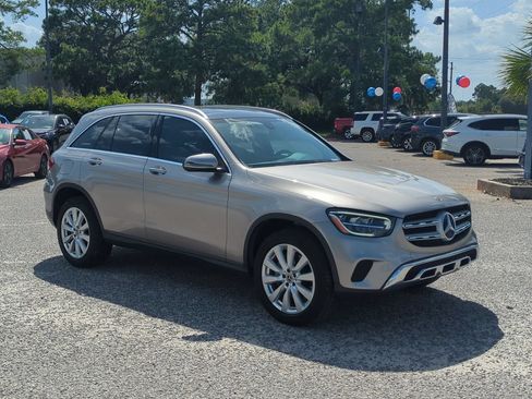 Used 2020 Mercedes-Benz GLC 300 w/ Premium Package image 9