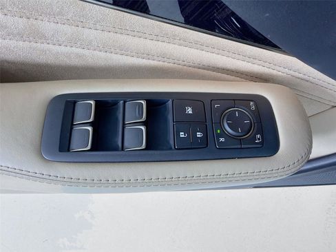 Used 2023 Lexus LS 500 w/ Interior Upgrade Package RWD image 8