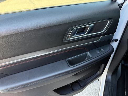 Used 2019 Ford Explorer Sport w/ Ford Safe & Smart Package AWD/4WD image 12