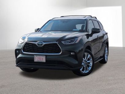 Used 2023 Toyota Highlander Limited