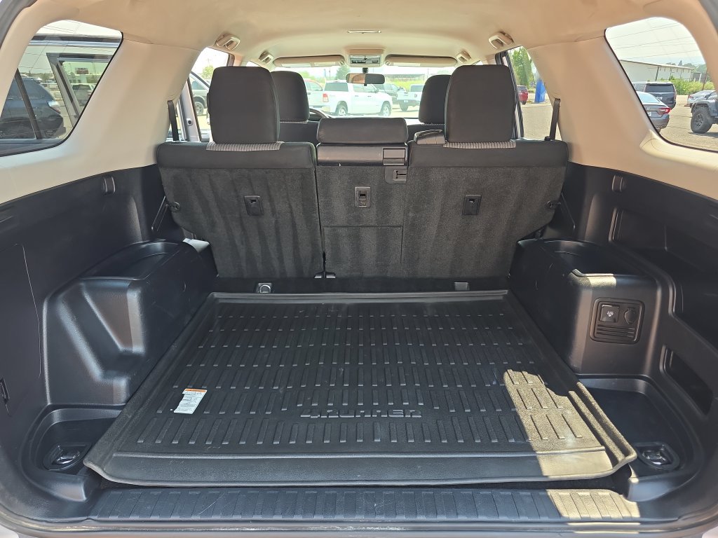 Used 2017 Toyota 4Runner SR5 AWD/4WD image 27