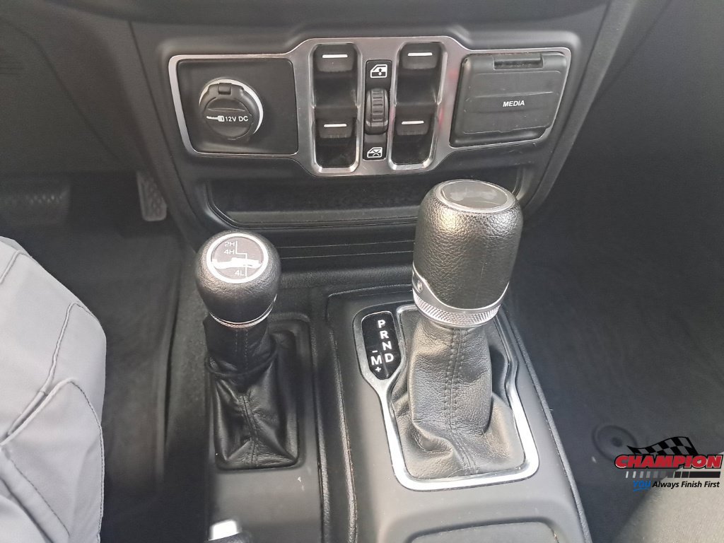 Used 2023 Jeep Wrangler Unlimited Sport AWD/4WD image 32