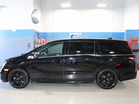 Used 2023 Honda Odyssey Sport image 14
