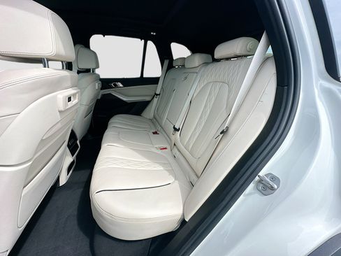 Used 2023 BMW X5 xDrive40i w/ Executive Package AWD/4WD image 25