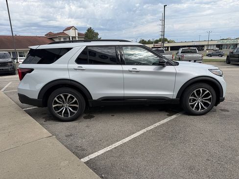 Used 2026 Ford Explorer ST-Line AWD/4WD image 7