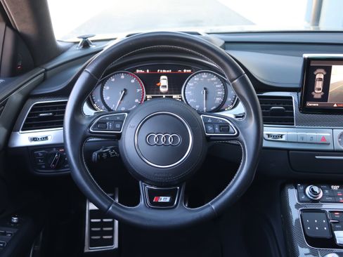 Used 2016 Audi S8 image 18